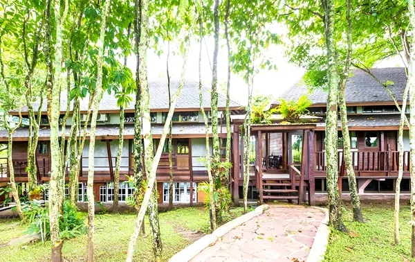 วิลเลจ ฟาร์ม แอนด์ ไวน์เนอรี่ (Village Farm & Winery)
